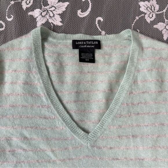 Lord & Taylor 100% Cashmere V-Neck Striped Sweater Sz Medium - Picture 6 of 11